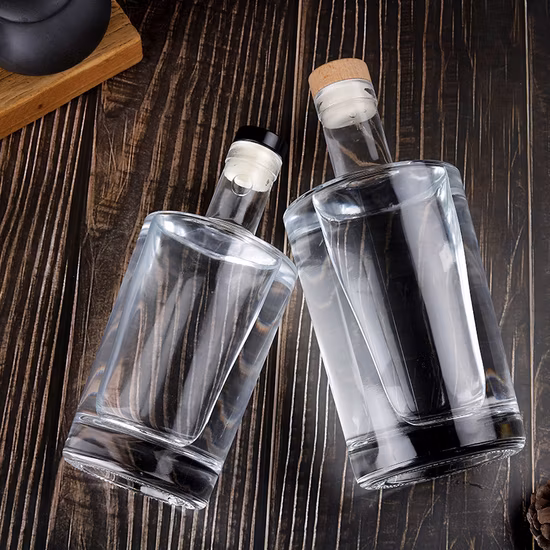 Manufacturer Wholesale Custom Design 500ml 750ml Clear Empty Gin Whiskey Liquor Brandy Vodka Wine Glass Bottle with Custom Design Lids
